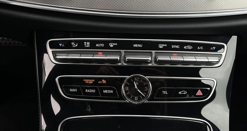 Mercedes-Benz Klasa E cena 109900 przebieg: 173995, rok produkcji 2018 z Krosno małe 379